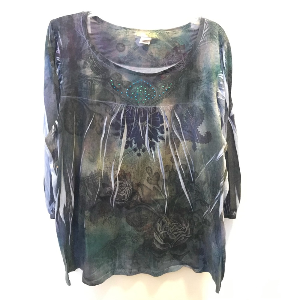 3/4 length floral blouse
